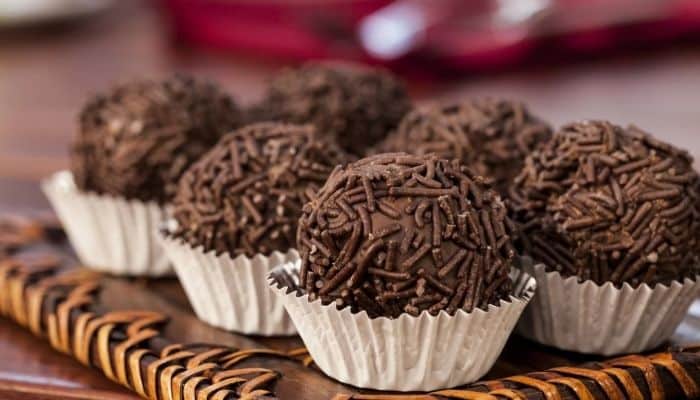 Tradicional Receita de Brigadeiro de Festa