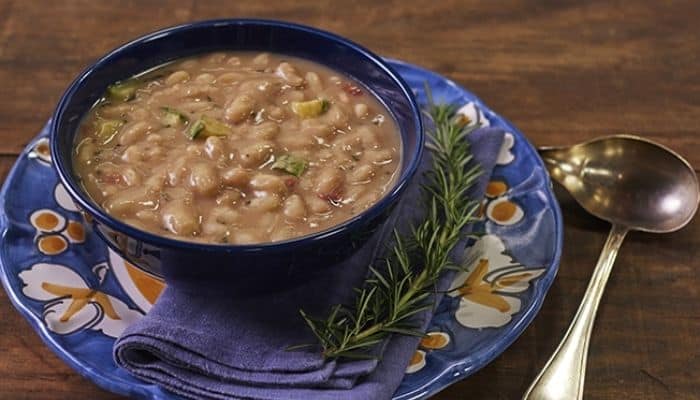 Como Fazer Feijão Branco com Abobrinha, Tomate e Alecrim