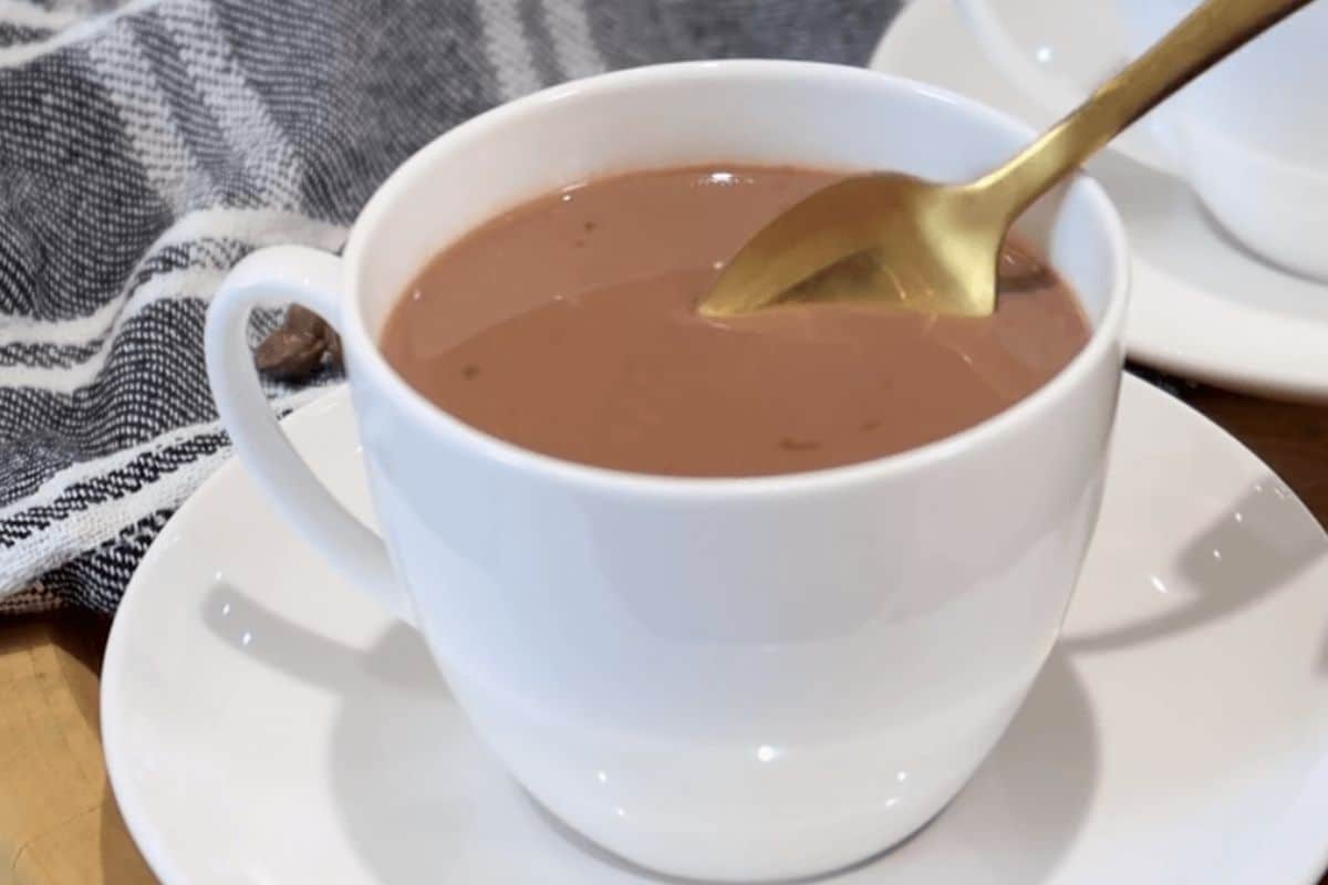 Chocolate Quente Cremoso Ideal para os Dias Frios