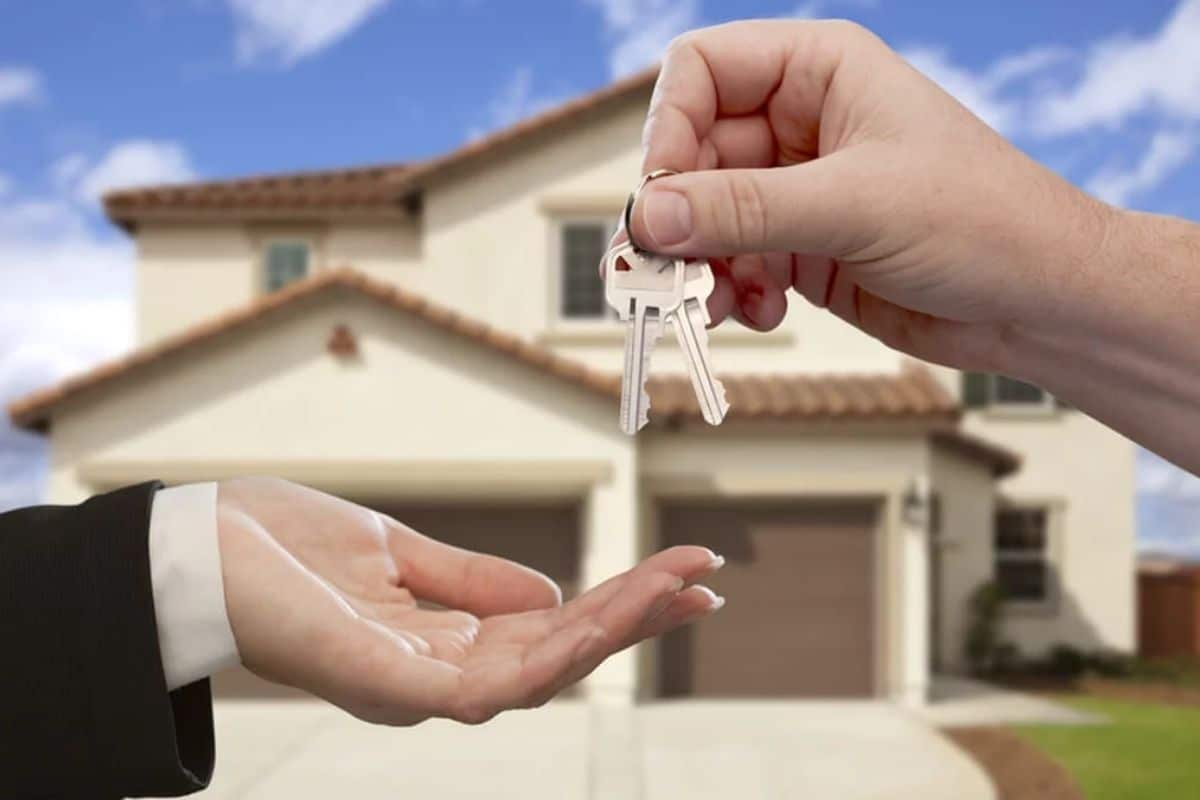 Veja Como Comprar Uma Casa no Valor de 1 Celular￼