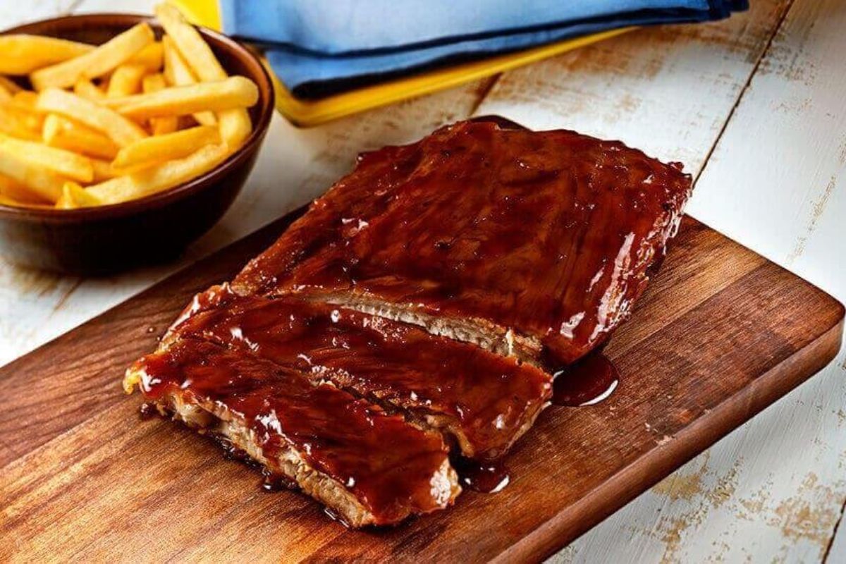 Costelinha de Porco com Molho de Barbecue