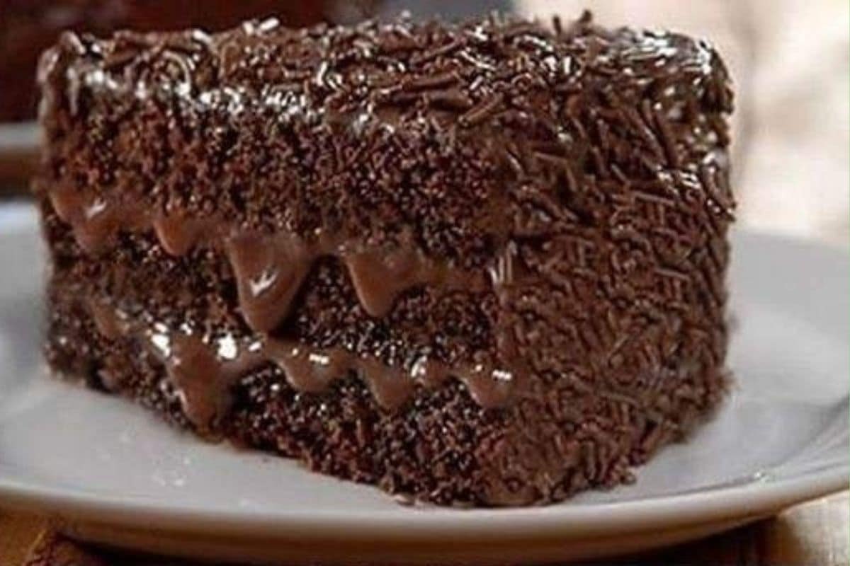Bolo de Chocolate Prático e Saboroso