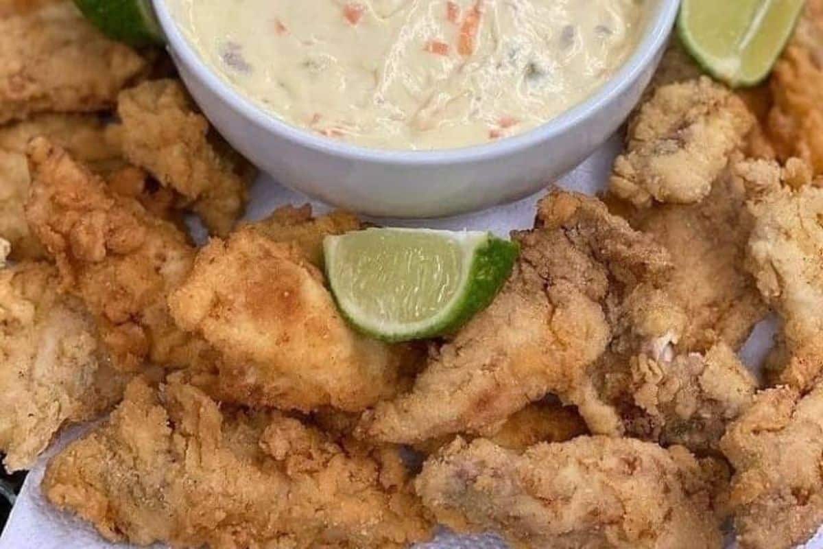 Iscas de Peixe com Molho Tártaro