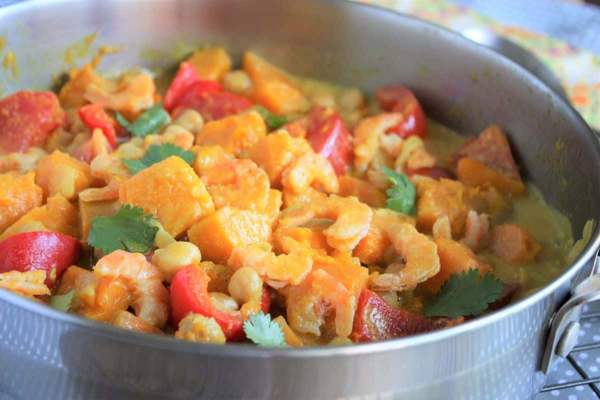 Sopa de Grão de Bico com Leite de Coco e Curry