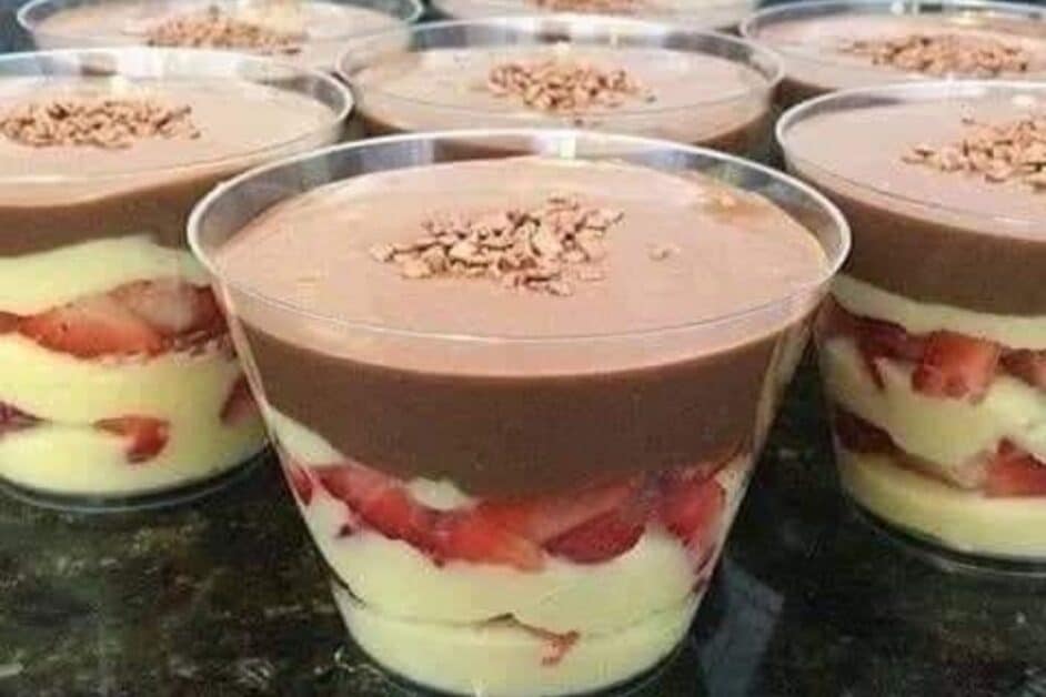 Receita de Delícia de Morango no Pote