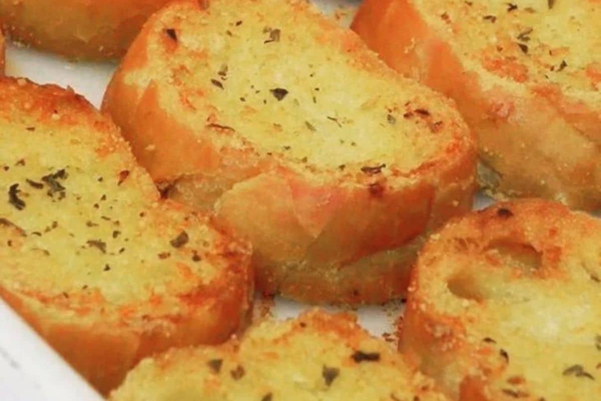 Torradinhas de Maionese e Queijo