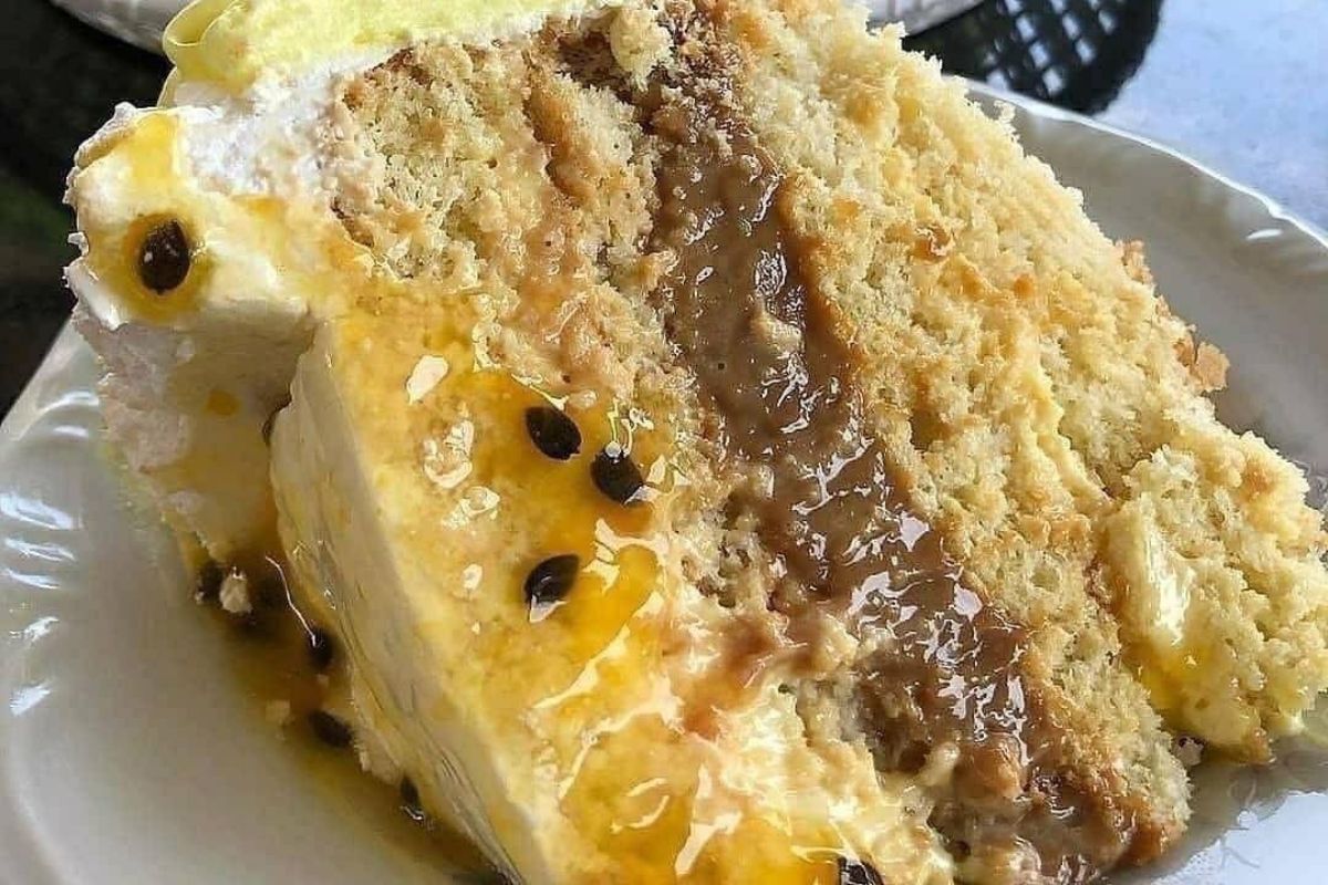 Bolo de Maracujá com Doce de Leite