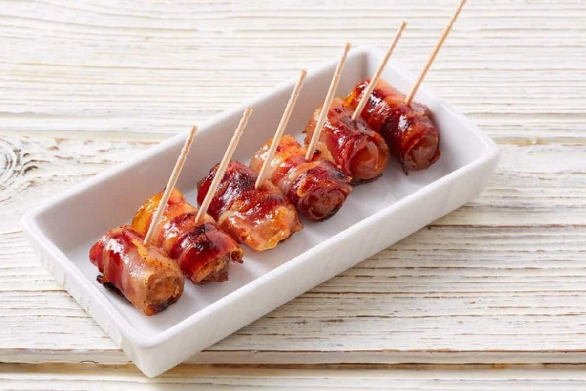 Enroladinho de Salsicha com Bacon