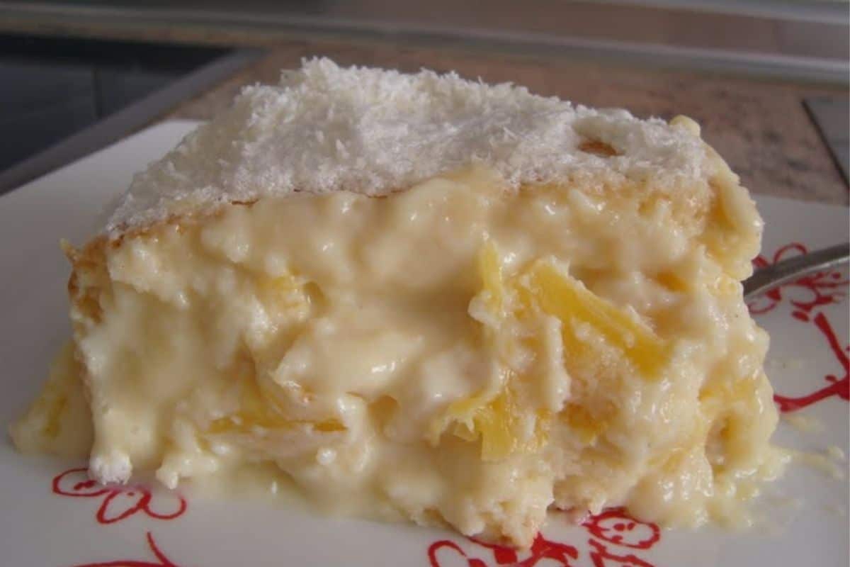 Bolo Gelado de Abacaxi Com Coco: Fica Irresistível