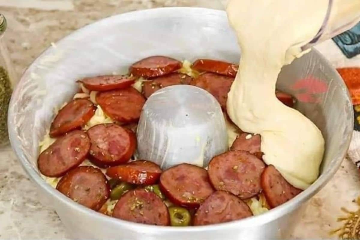Lanche de Forno Recheado com Calabresa e Muçarela