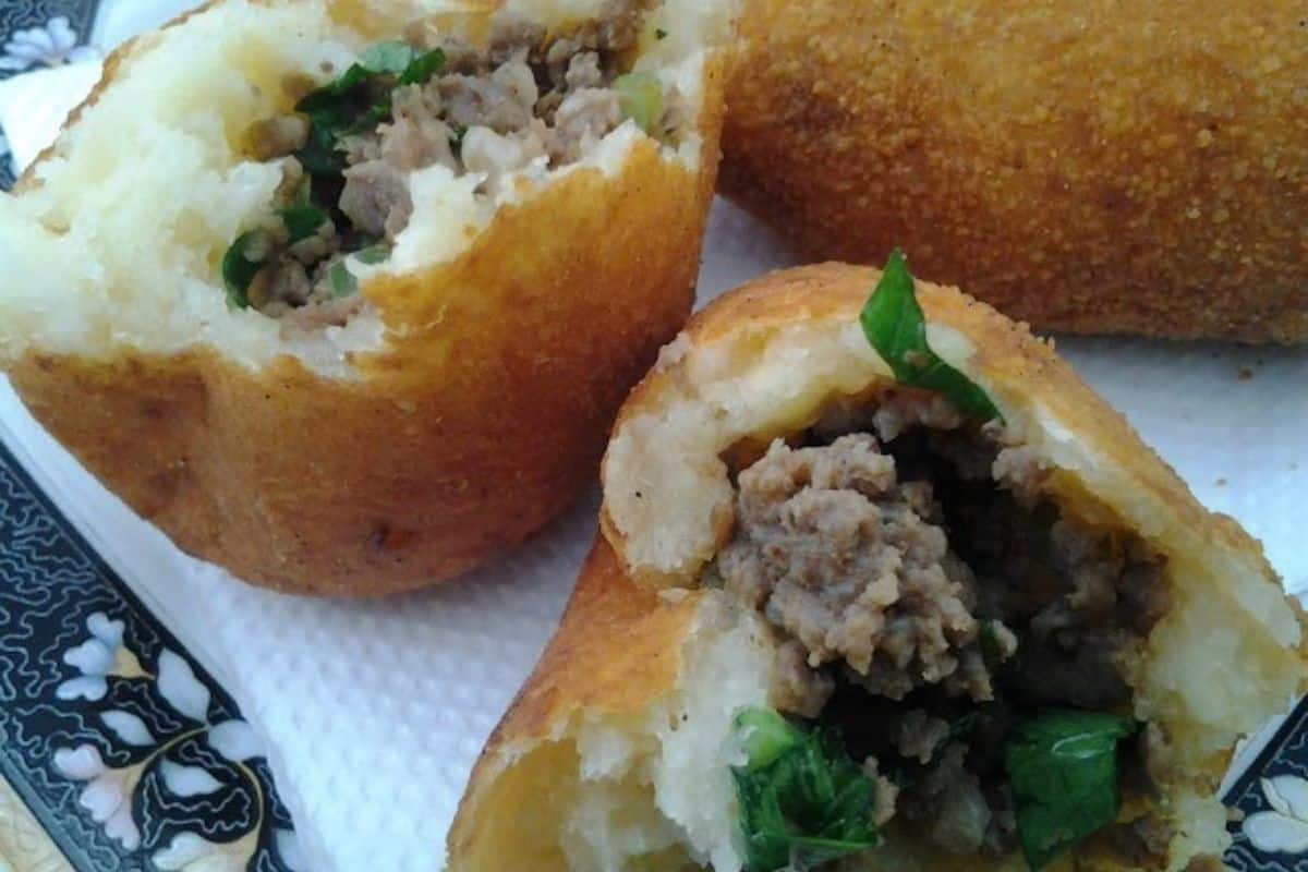 Coxinha de Mandioca com Carne Moída Irresistível