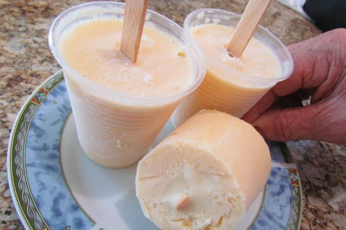 Picolé Caseiro Usando Suco Tang e Copo Descartável