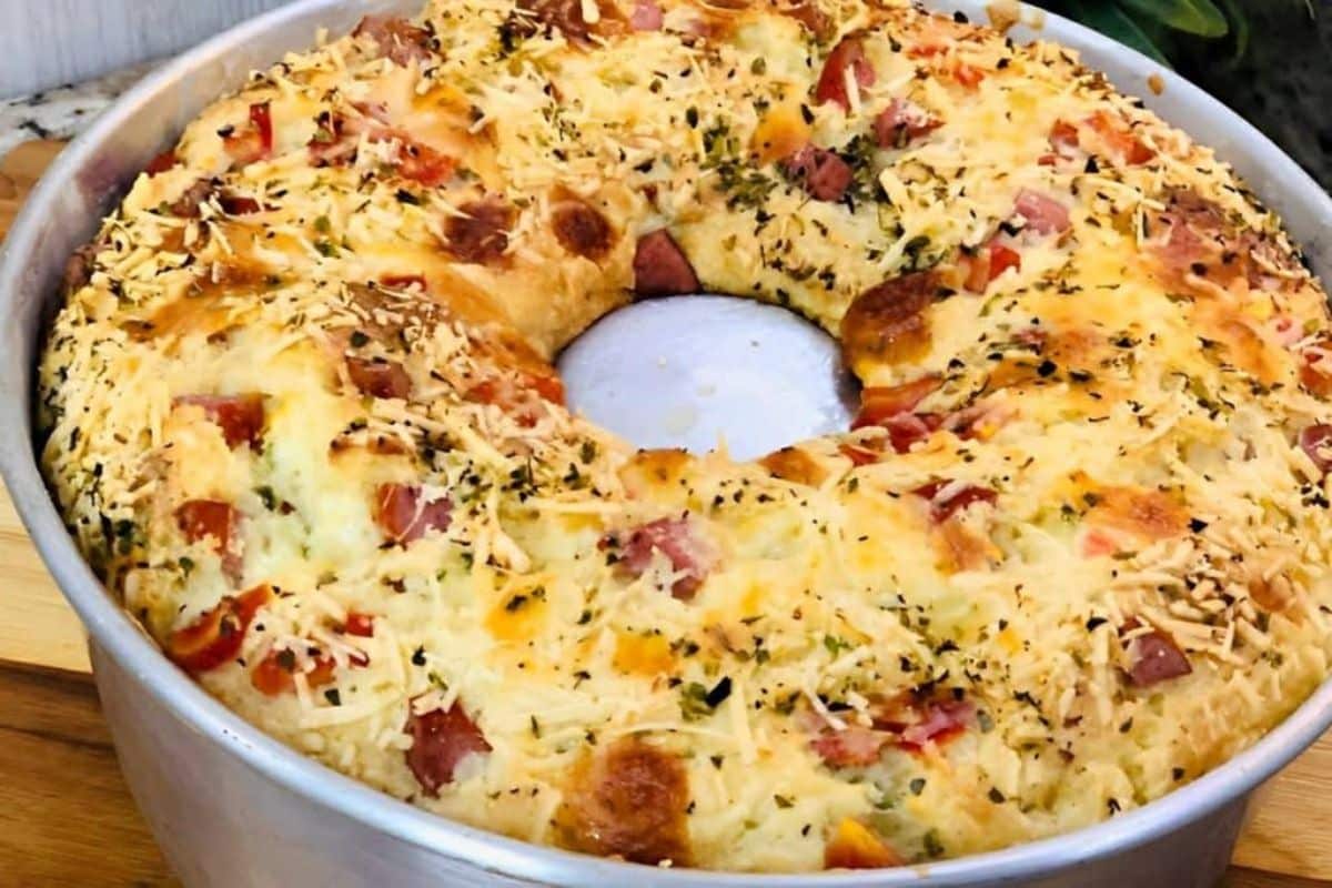 Bolo salgado de liquidificador com arroz amanhecido econômica 