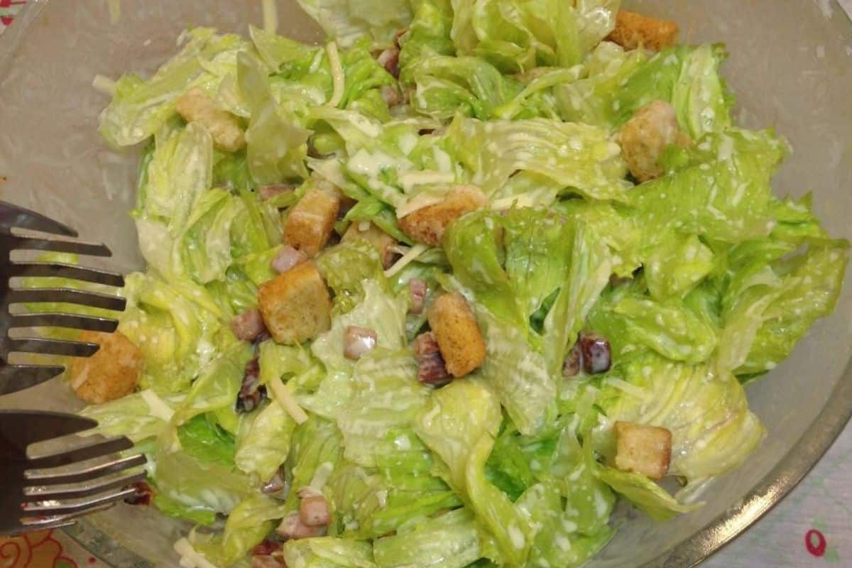 Salada Caesar da Mi