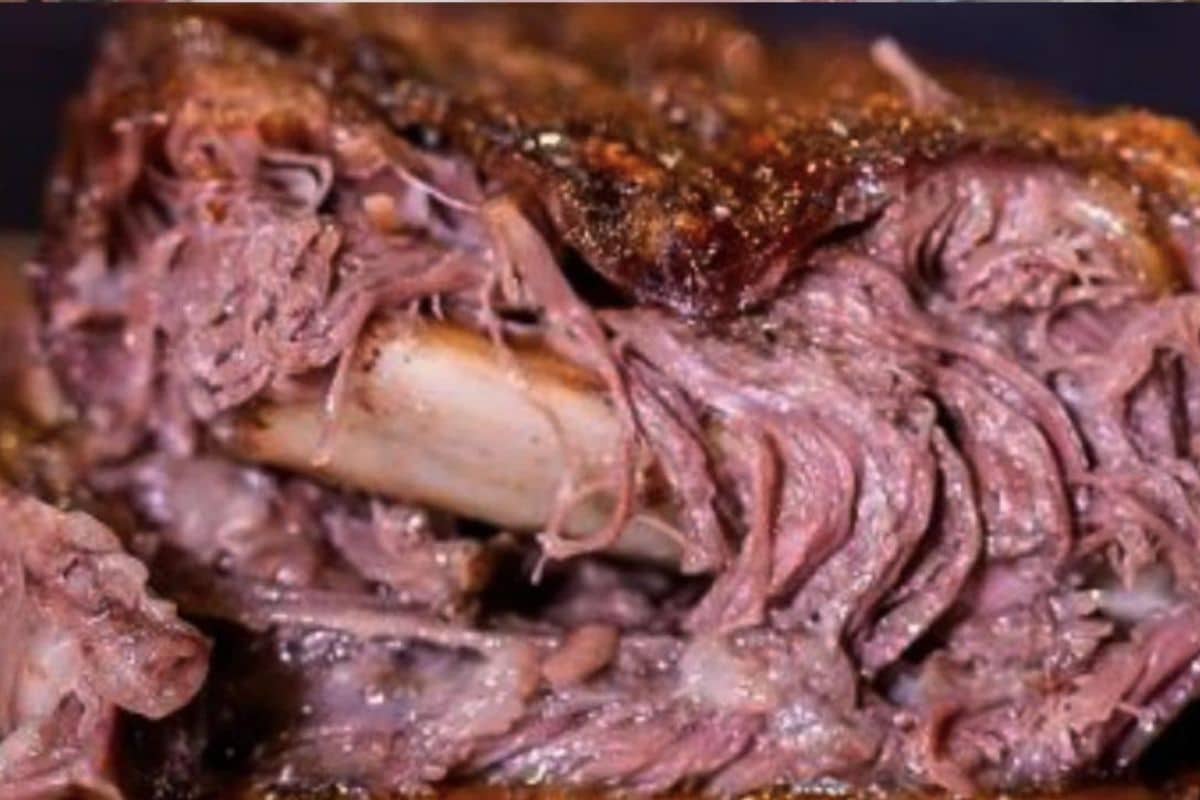 Costela assada bem macia e soltando do osso