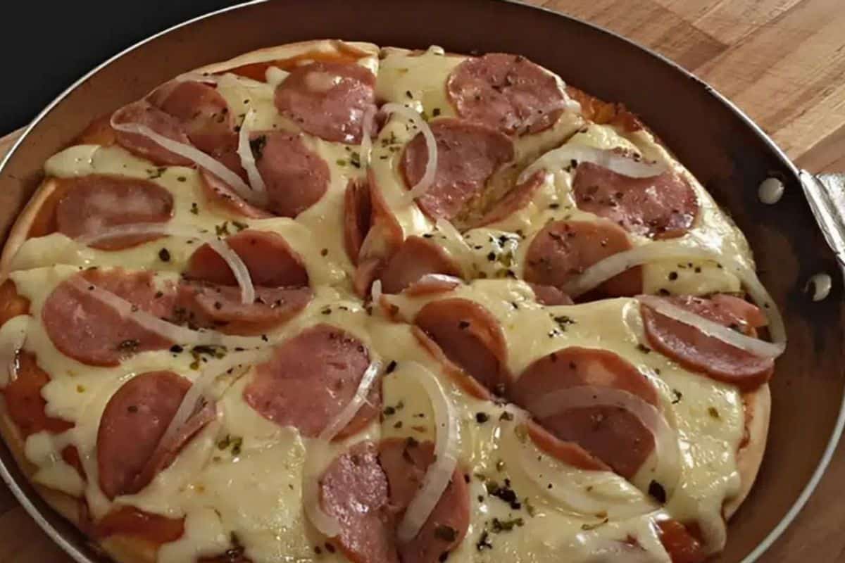 Pizza de frigideira simples