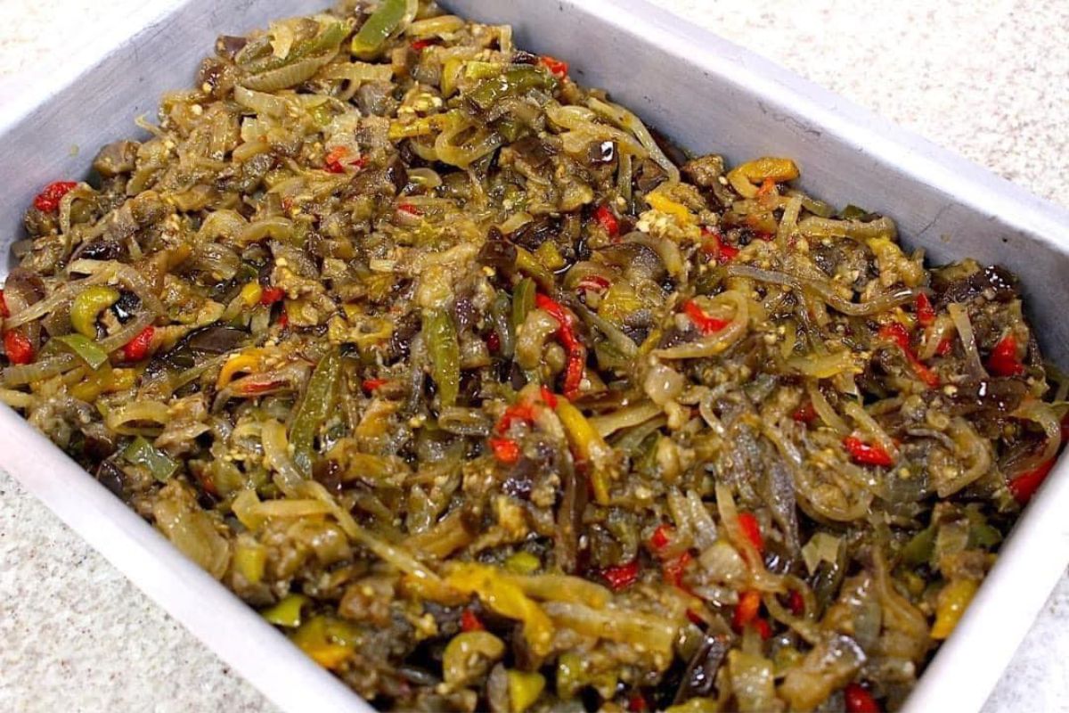 Caponata de Berinjela: Uma Deliciosa e Versátil Receita Mediterrânea
