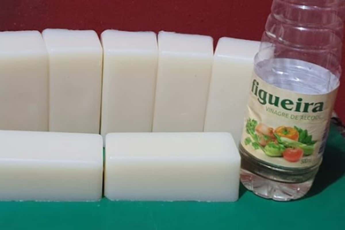 Sabão Caseiro de Vinagre e Álcool: Um Limpador Eficiente e Sustentável