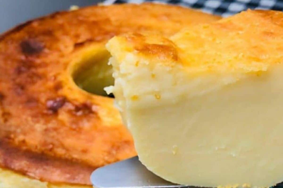 Bolo Moça Cremosa Molhadinho: Uma Delícia Irresistível!