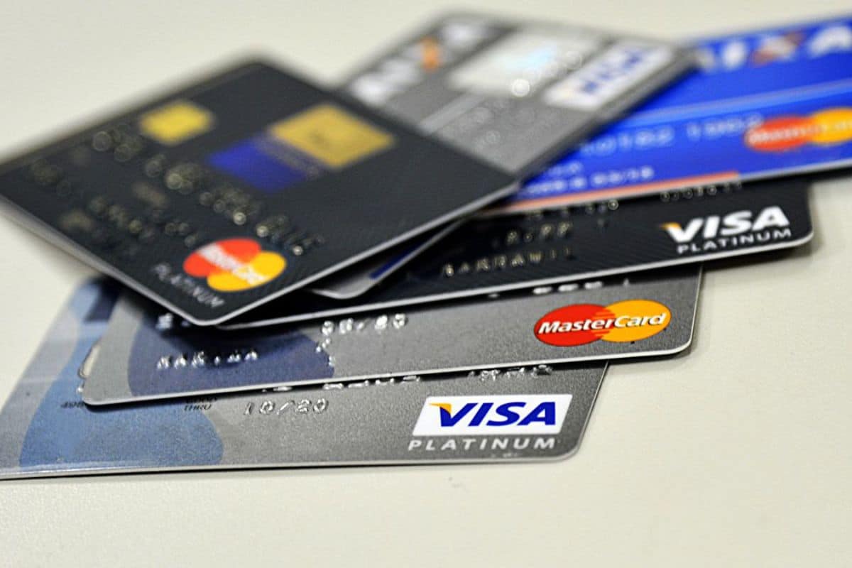 6 Cartões de Crédito para Quem Está com Nome Sujo: Como Recomeçar sua Vida Financeira