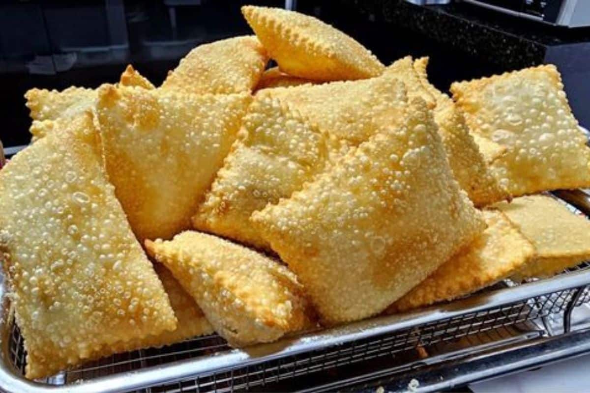 Pastel de feira com massa profissional de 3 ingredientes