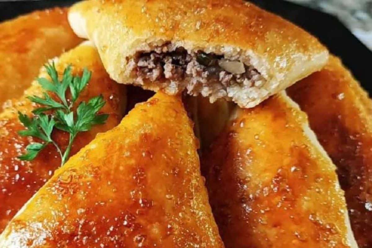 Esfiha de carne com massa que não vai trigo nem leite