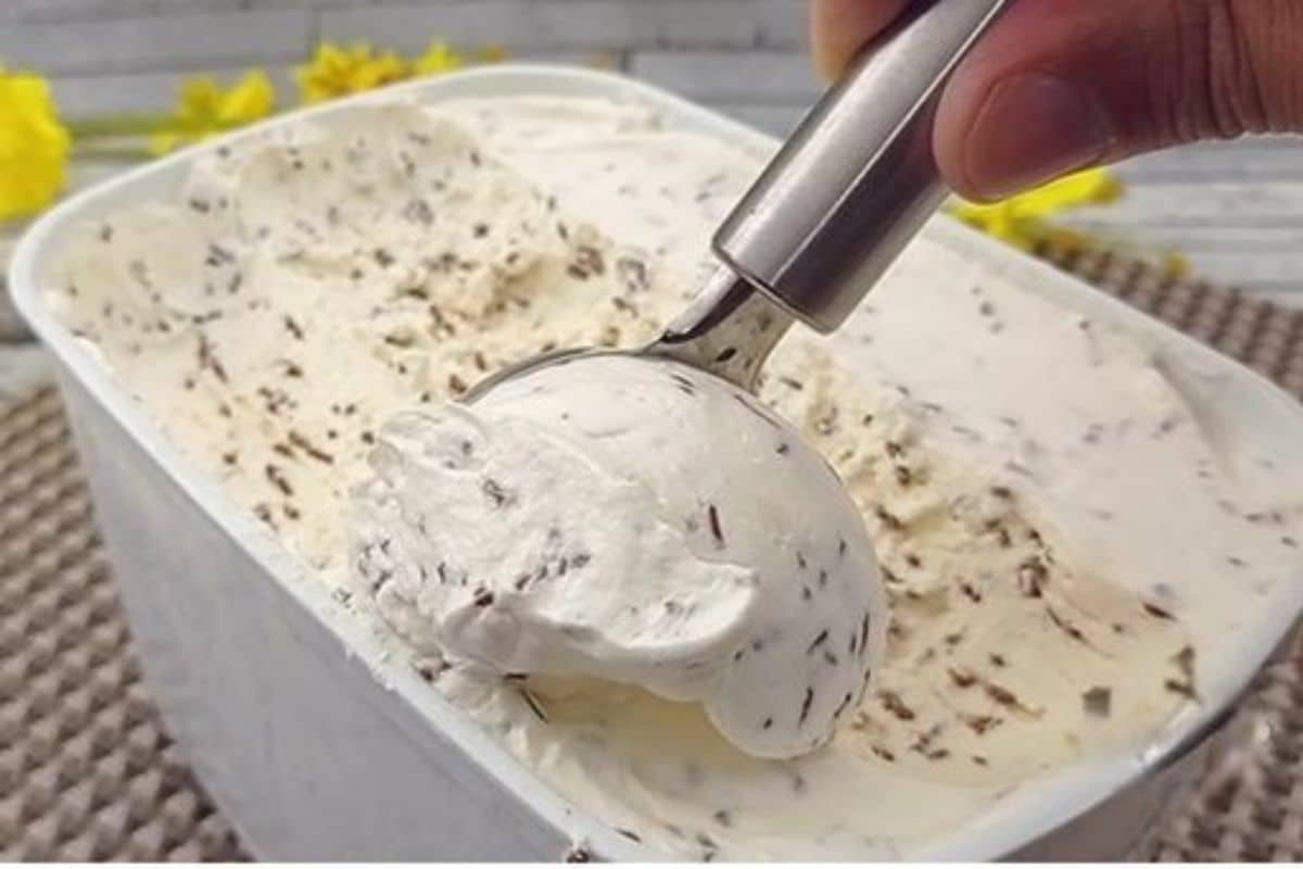 Sorvete de Flocos: A Refrescante Combinação de Cremosidade e Crocância