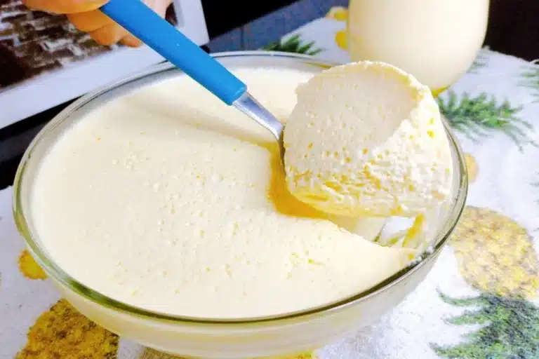 Mousse de Abacaxi: Uma Delícia Leve e Refrescante para os Dias de Calor