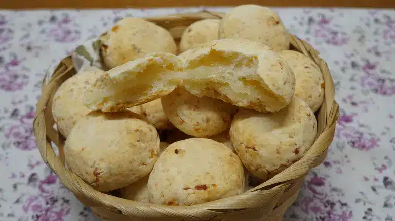 Pão de Queijo com Apenas 3 Ingredientes