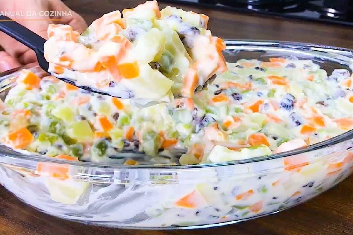 Salada de Maionese: Uma Opção Deliciosa e Versátil para Diversas Ocasiões