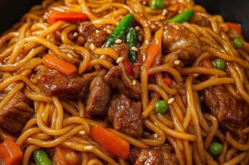 Essa receita de Yakisoba Caseiro é sucesso garantido