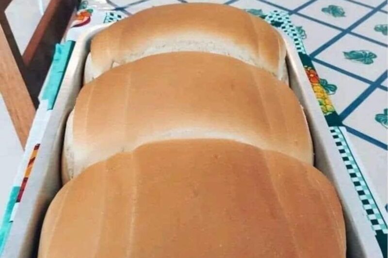 Quando faço esse Pão com vinagre fofinho, ele cresce tanto que mal cabe na assadeira!