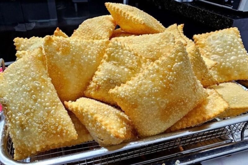 Quando eu faço esse Pastel de Feira com Massa Crocante, nem o cheiro sobra!