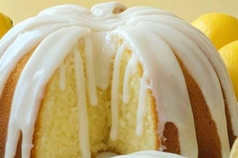 Quando faço esse Bolo de Limão sem Glúten, não sobra nem a forma!