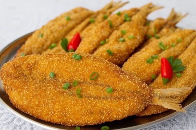 Quando faço essa sardinha empanada sequinha e crocante, não sobra nem a espinha!