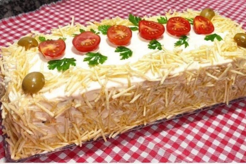 Torta Fria de Frango com Pão de Forma: o lanche que some da mesa em minutos!